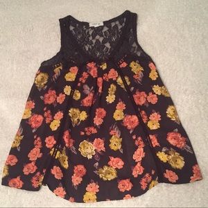 Taylor & Sage flowered tank. Size large